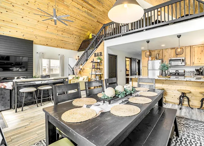 Holiday home Walk To Trails: Modern Mountain Retreat
