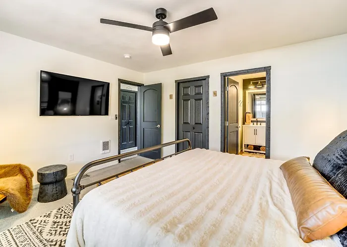 Holiday home Walk To Trails: Modern Mountain Retreat Munds Park