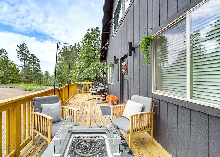 Walk To Trails: Modern Mountain Retreat